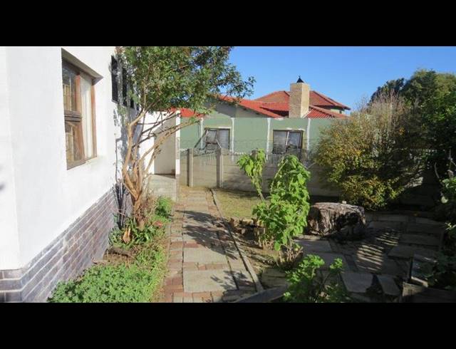 4 BEDROOM HOUSE FOR SALE IN OOSTERSEE